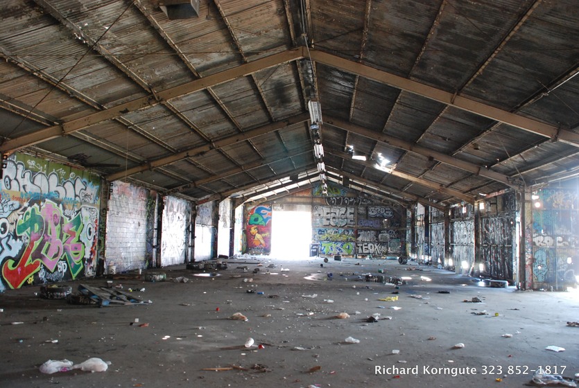 01-Graffiti Warehouse.JPG